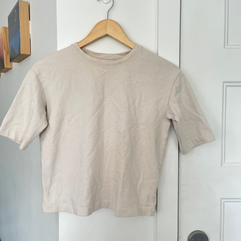 #91 Babaton taupe coloured boxy crop t-shirt
